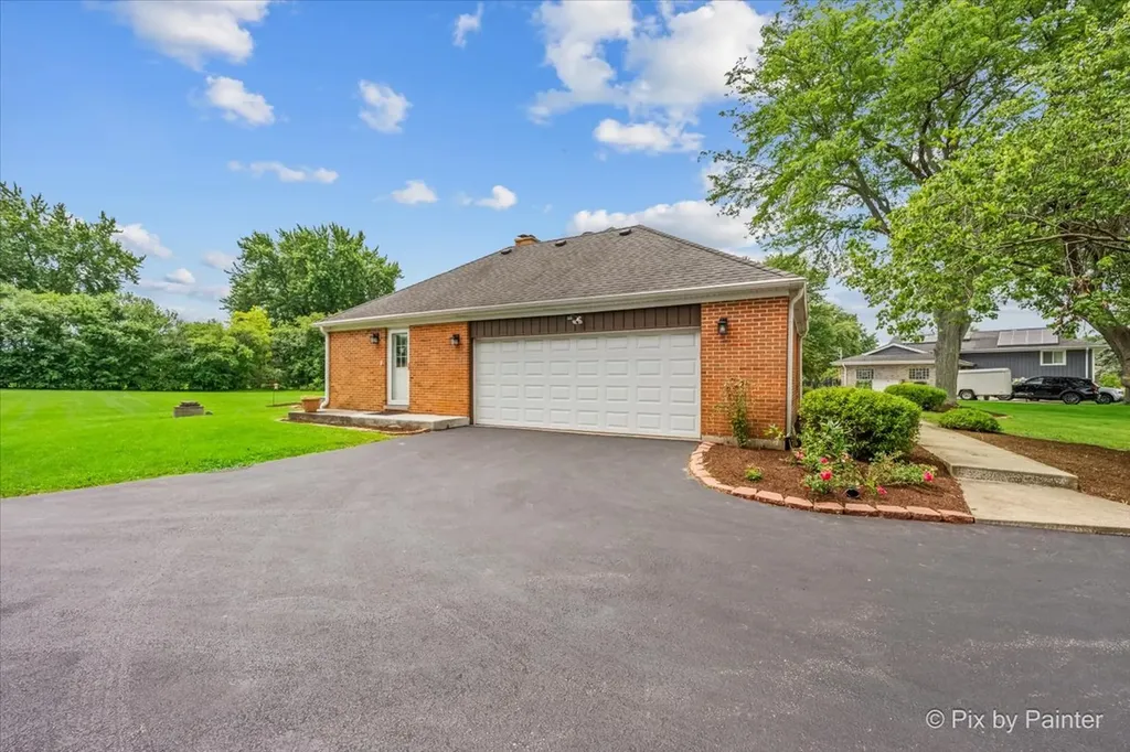 22W251 Sunset Terrace Medinah IL 60157