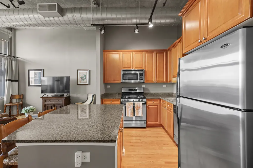 900 North Kingsbury Street Chicago IL 60610
