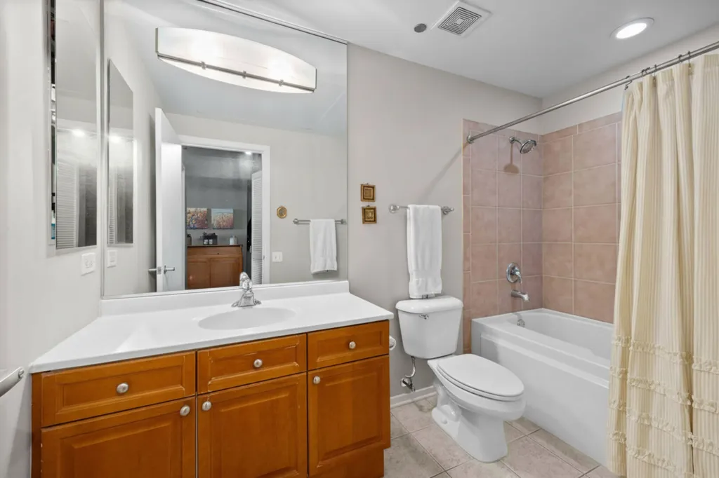 900 North Kingsbury Street Chicago IL 60610