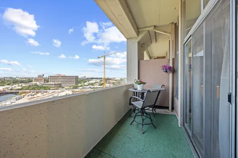 900 North Kingsbury Street Chicago IL 60610