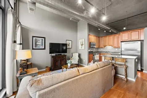 900 North Kingsbury Street Chicago IL 60610