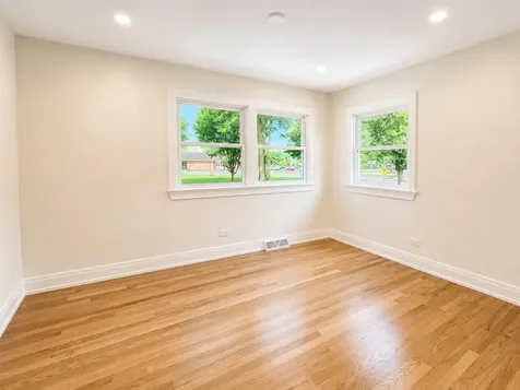 307 North Fairview Avenue N Mount Prospect IL 60056