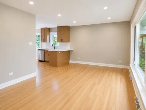 307 North Fairview Avenue N Mount Prospect IL 60056