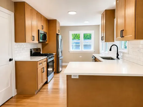 307 North Fairview Avenue N Mount Prospect IL 60056
