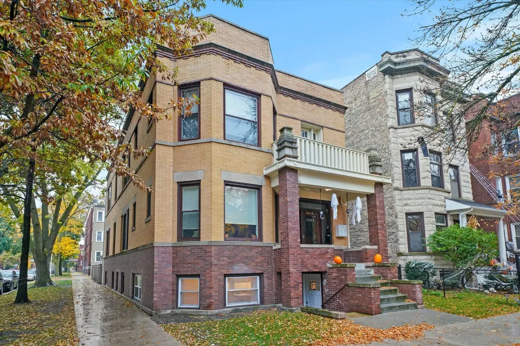 2203 West Giddings Street Chicago IL 60625
