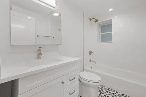 2203 West Giddings Street Chicago IL 60625