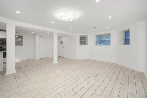 2203 West Giddings Street Chicago IL 60625