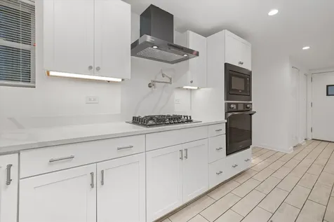 2203 West Giddings Street Chicago IL 60625