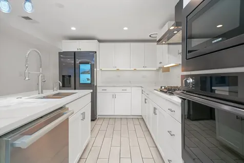 2203 West Giddings Street Chicago IL 60625