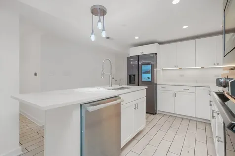 2203 West Giddings Street Chicago IL 60625
