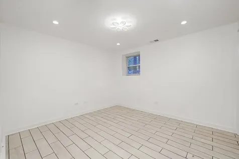 2203 West Giddings Street Chicago IL 60625