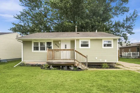 4628 50TH Street Moline IL 61265