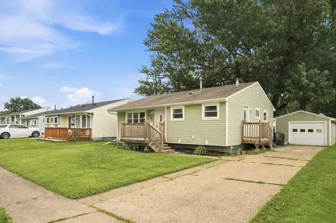 4628 50TH Street Moline IL 61265