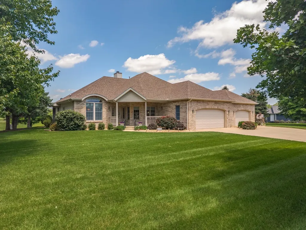 581 Fairway Drive El Paso IL 61738