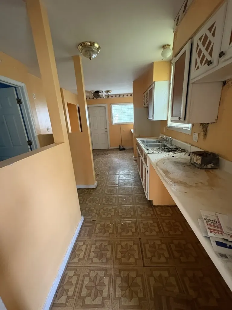 6925 South May Street Chicago IL 60621