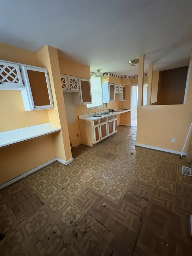 6925 South May Street Chicago IL 60621