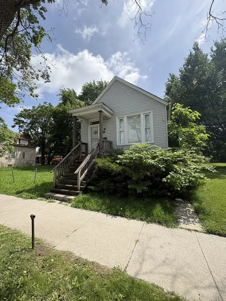 6925 South May Street Chicago IL 60621