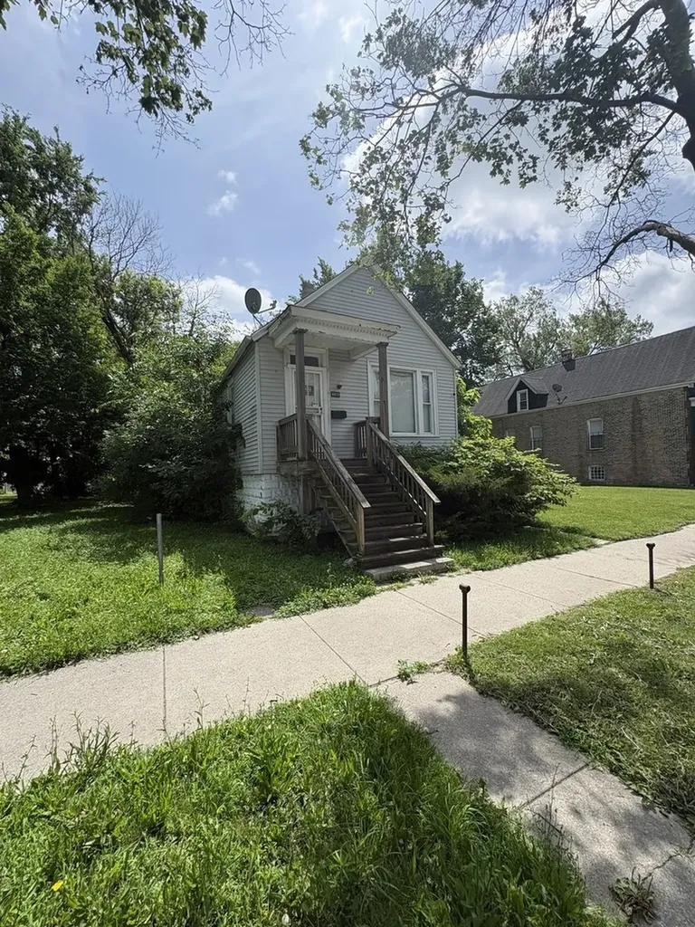 6925 South May Street Chicago IL 60621