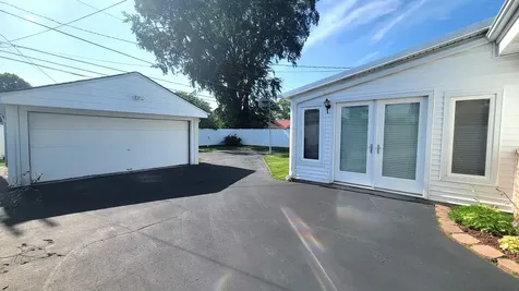 11022 Massasoit Chicago Ridge IL 60415