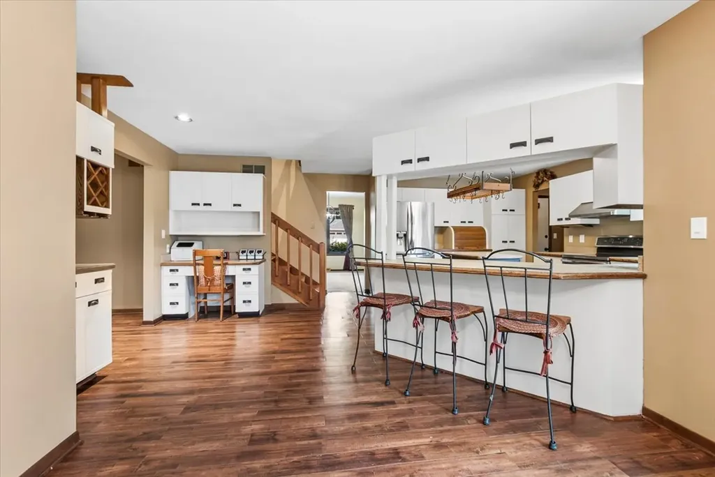 11S514 Webster Lane Naperville IL 60564
