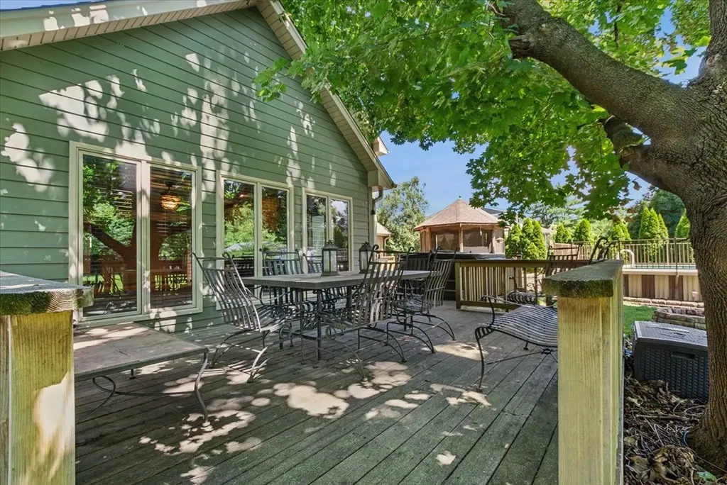 11S514 Webster Lane Naperville IL 60564