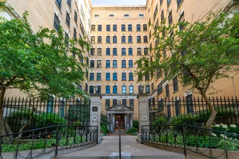 559 West Surf Street Chicago IL 60657