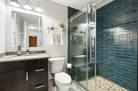 559 West Surf Street Chicago IL 60657