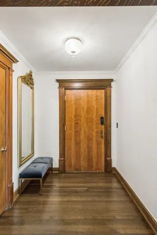 559 West Surf Street Chicago IL 60657