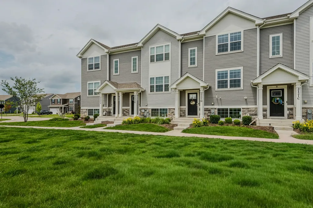 2121 Sassafras Way Wonder Lake IL 60097