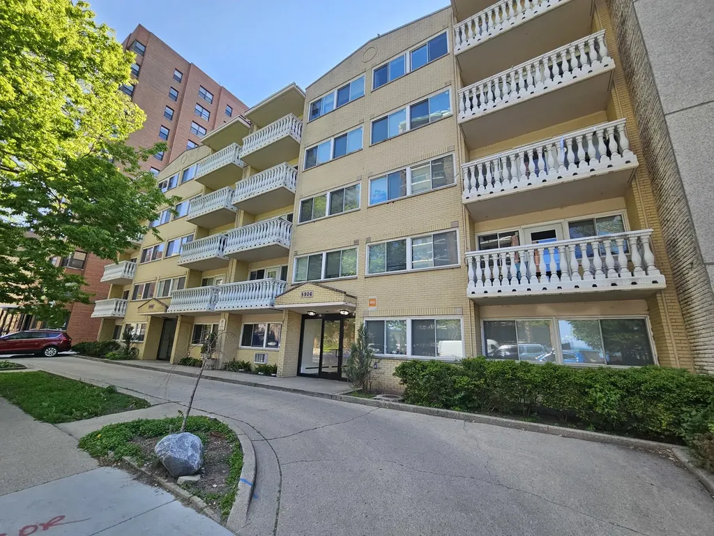 5906 North Sheridan Road Chicago IL 60660