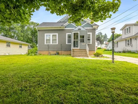 1247 West Logan Street Freeport IL 61032