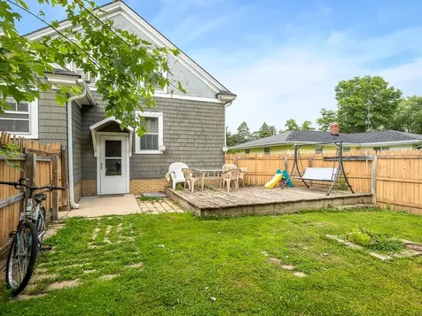 1247 West Logan Street Freeport IL 61032