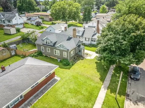 1247 West Logan Street Freeport IL 61032