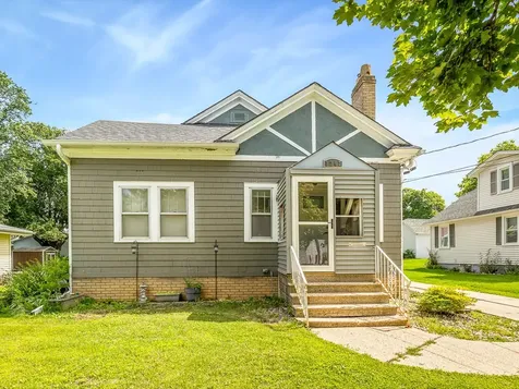 1247 West Logan Street Freeport IL 61032
