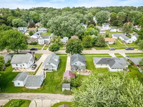 1247 West Logan Street Freeport IL 61032