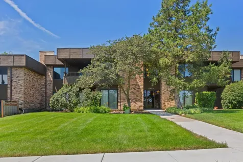 1365 North Sterling Avenue Palatine IL 60067