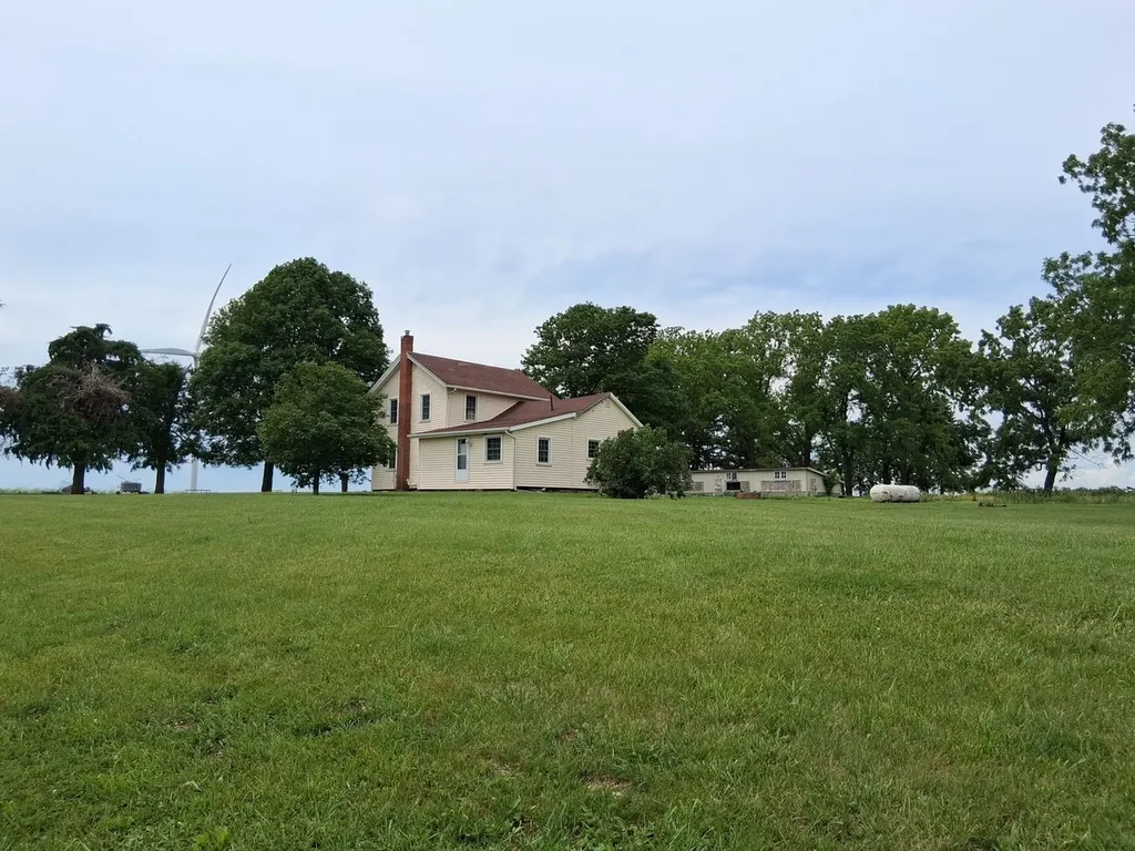 21980 North 800 Avenue Kewanee IL 61443