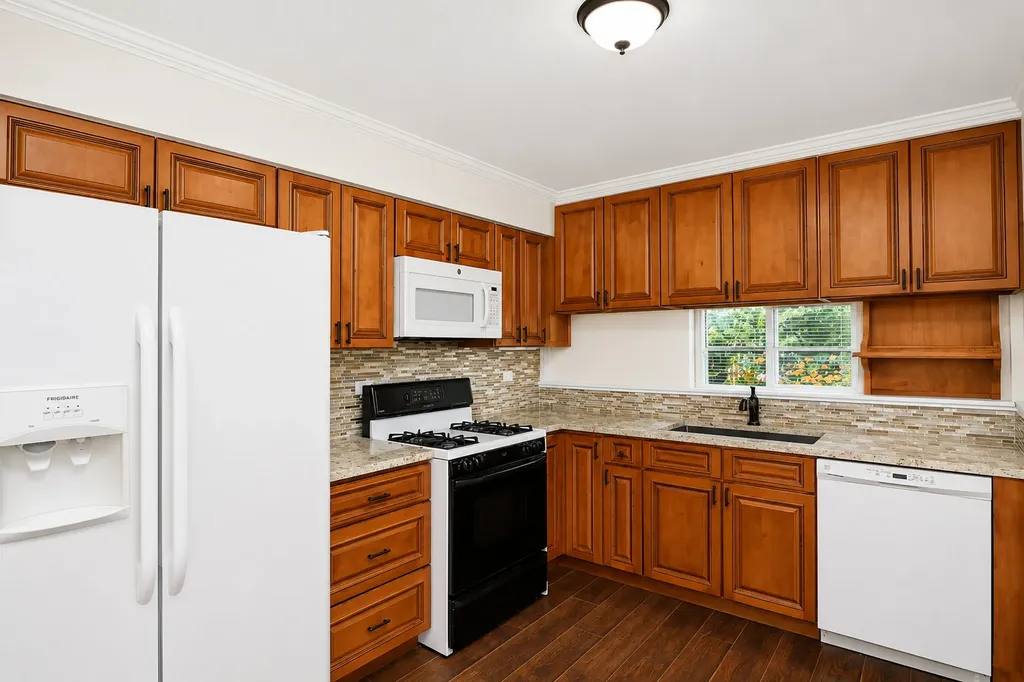 1011 Rockport Drive Carol Stream IL 60188