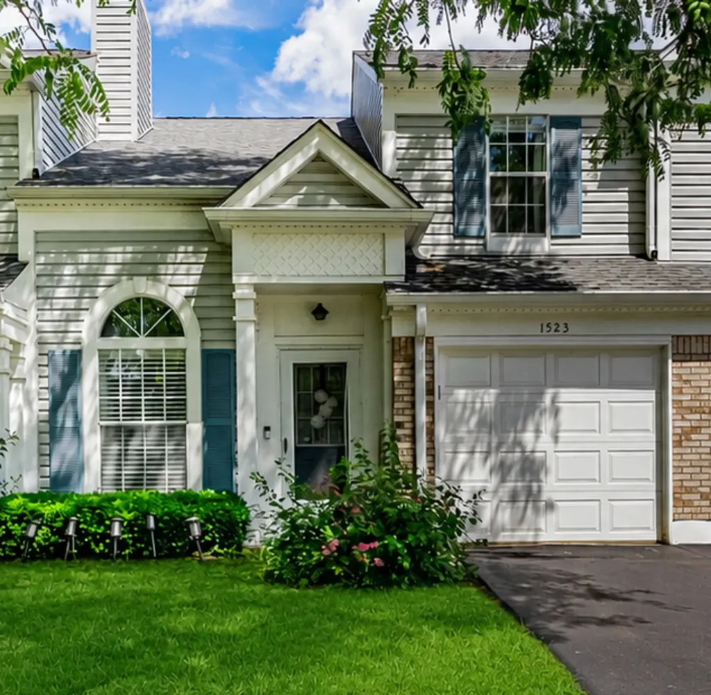 1523 Apple Grove Lane Westmont IL 60559