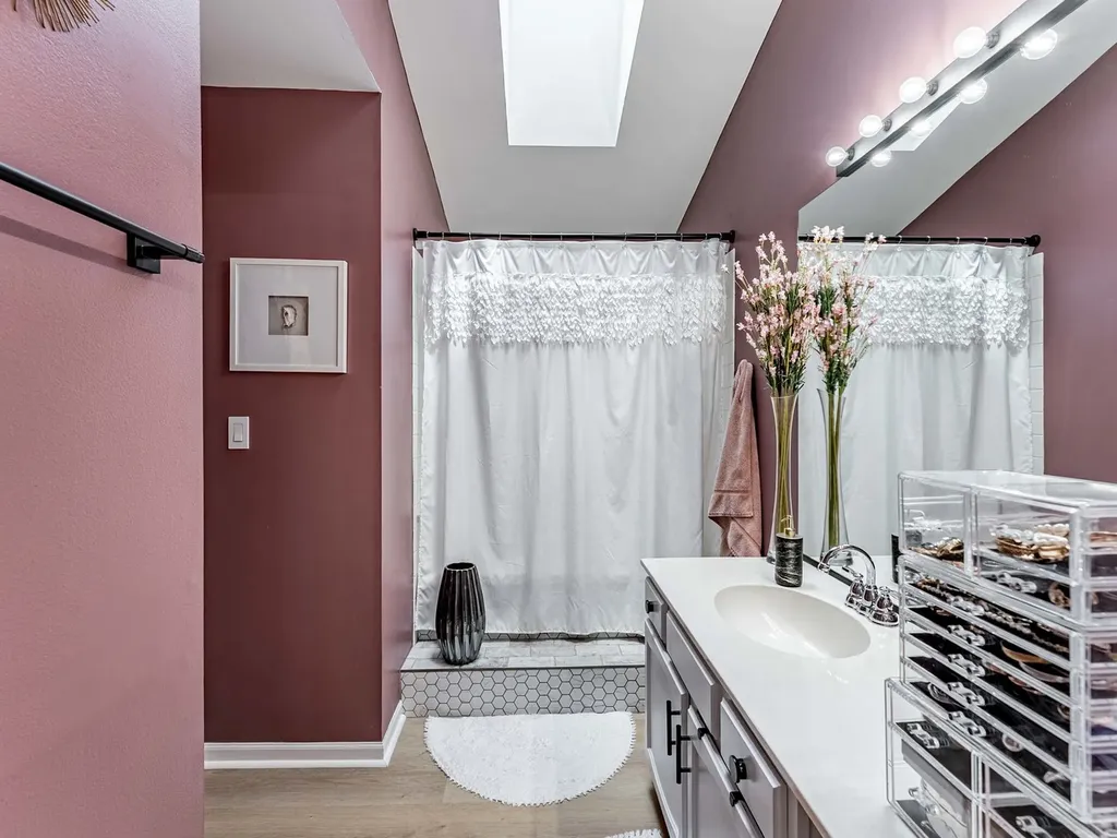 1523 Apple Grove Lane Westmont IL 60559