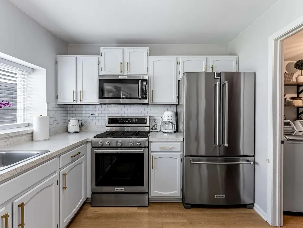 1523 Apple Grove Lane Westmont IL 60559