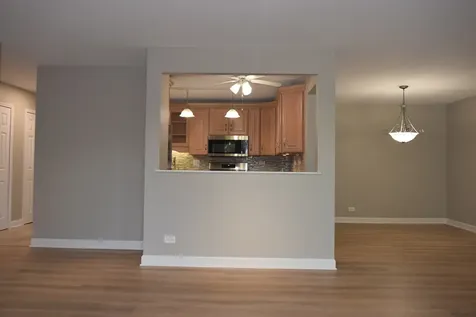 1405 East Central Road Arlington Heights IL 60005