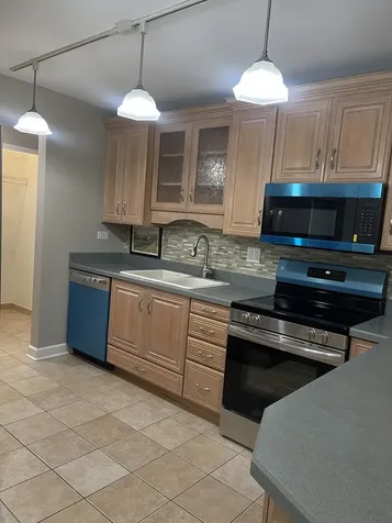1405 East Central Road Arlington Heights IL 60005