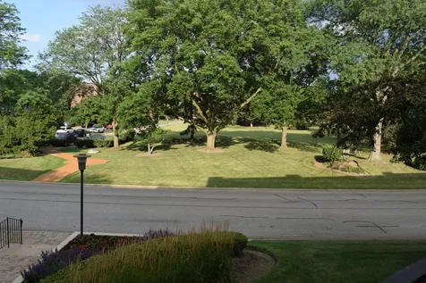 1405 East Central Road Arlington Heights IL 60005