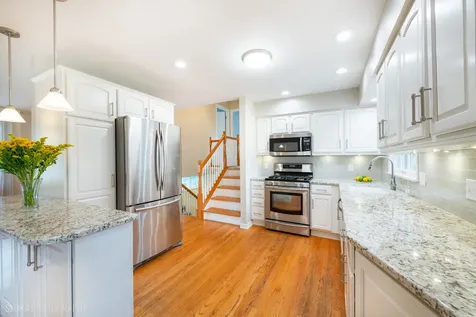 320 Deveron Circle Cary IL 60013