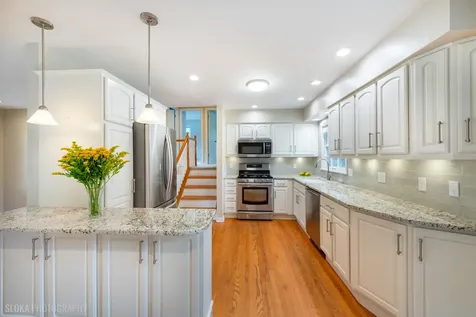 320 Deveron Circle Cary IL 60013
