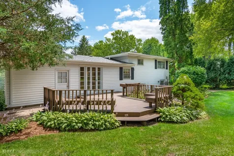 320 Deveron Circle Cary IL 60013