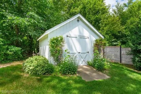 320 Deveron Circle Cary IL 60013