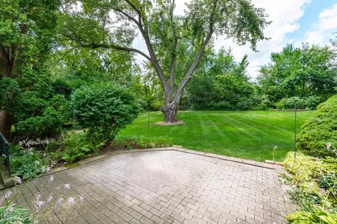 320 Deveron Circle Cary IL 60013