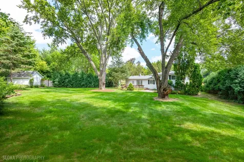 320 Deveron Circle Cary IL 60013